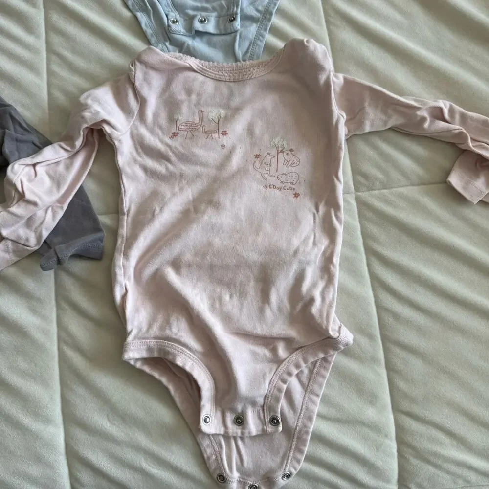 Lot of 4 long sleeve bodysuit Carter’s Zara 24m 2-3Y pink blue gray animal